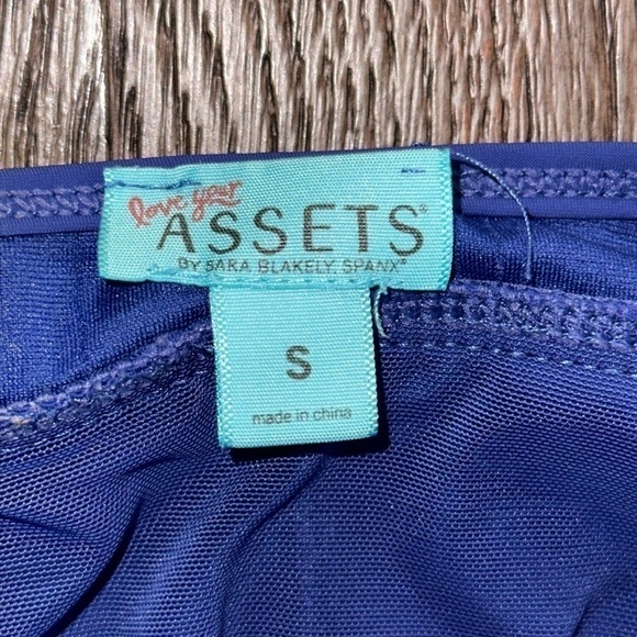 Assets by Spanx One-piece Shirred Underwire Push up Power Swimsuit Dress - Picture 4 of 12